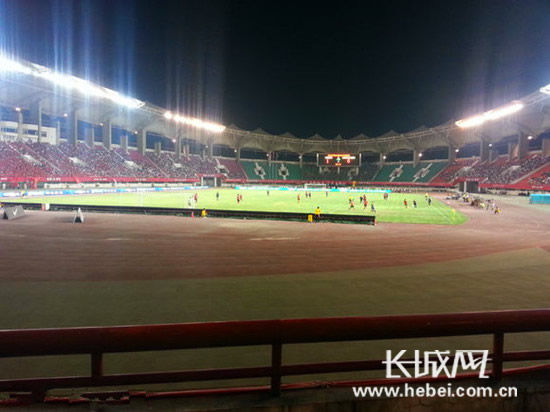 郑州航海体育场比赛现场(网友供图)
