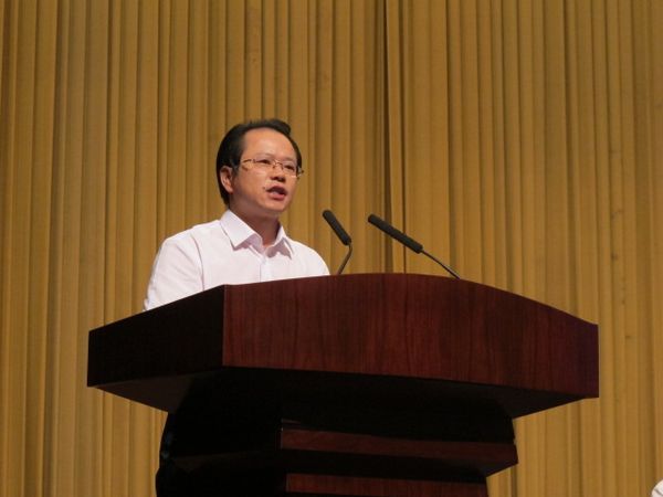 党的群众路线教育实践活动先进事迹报告会侧记