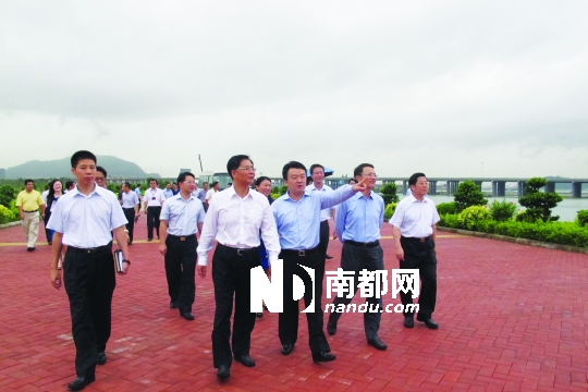 前海管理局领导班子成员考察南山