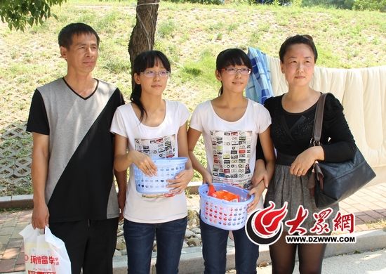 高考同分同上山大 <em>双胞胎</em><em>姐妹花</em>携手报到_资