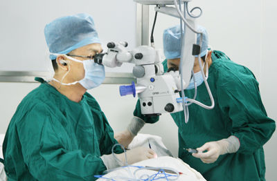 厦门:现场直播四名顶尖眼科专家手术_资讯频道_凤凰网