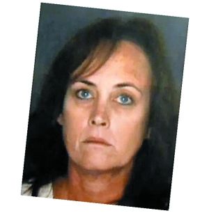 <em>美国</em>校园女会计用<em>胸罩</em>夹带千万学生午餐费_