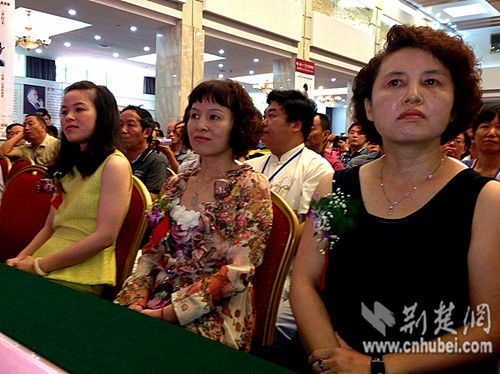 齐白石真迹《老来红》《虾蟹图》来汉展出