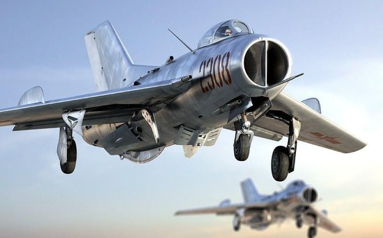 尹卓:中国海军战斗超1400场 多次击落美机己方