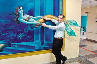 台湾一医院3D壁画:美人鱼和海豚游过来(图)