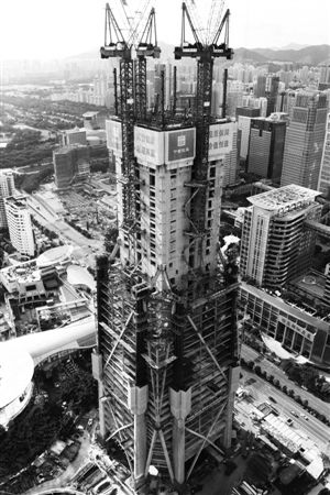 国内在建第一高楼系上第二条金腰带