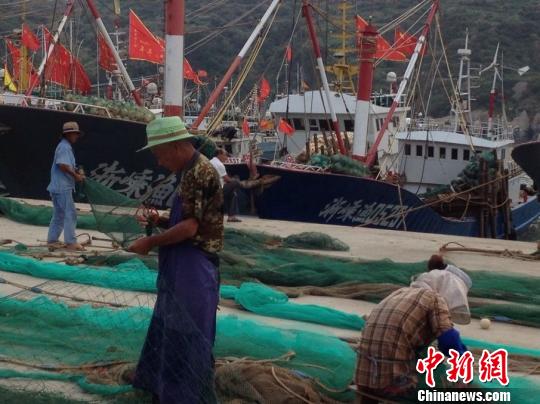 浙江舟山伏季休渔将结束 海岛渔船迎接东海开