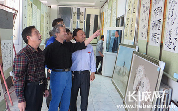 翰墨推融合丹青促共建 任丘举办油地书画展