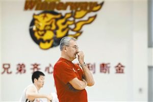 广东队全力备战CBA新赛季_资讯频道_凤凰网