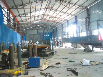 肇事货车货厢非法改装 3 家汽修厂被查