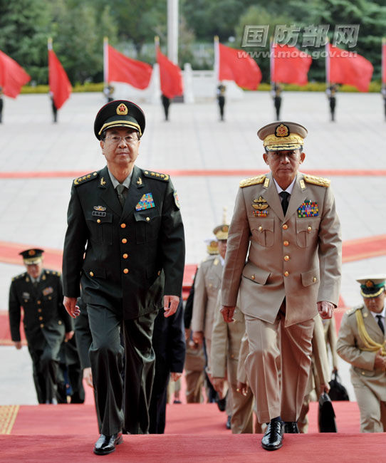 房峰辉与缅甸国防军总司令举行会谈