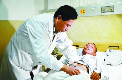 印度男子娶不到老婆排队去孤院"预约"媳妇11/1807:05老汉求让座