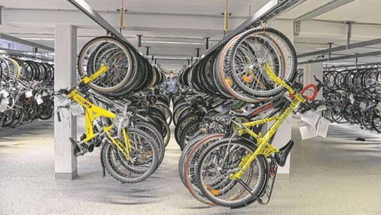 德国不来梅1年5000多辆自行车失窃 600辆无人