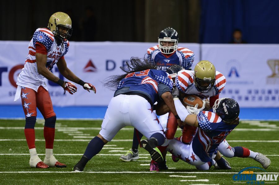 暗黑橄榄球僵尸_美国橄榄球球员收入(3)