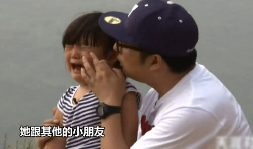 爸爸去哪儿 王诗龄打Kimi孩子打架不严重