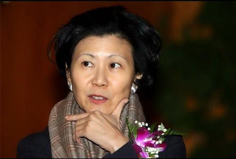 创办周凯旋基金会,并担任李嘉诚基金会董事