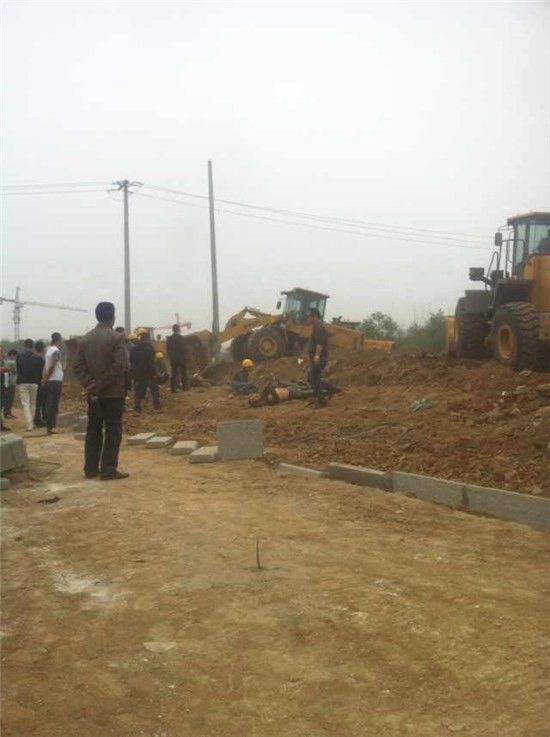 西安一工地发生冲突 伤者称六民工险遭活埋|伤