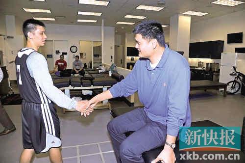 23个3分球打爆勇士林书豪28分9助火箭大胜