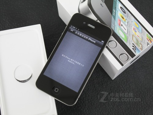 图为 苹果iPhone 4S