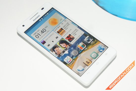 白色款华为p6手机+华为手机y2207图片