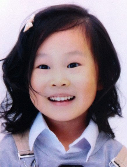 小沈阳携妻亮相《樱桃》首播式