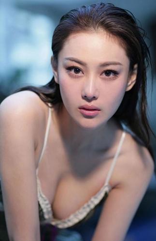 张馨予被曝曾当<em>坐台小姐</em>