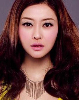 熊黛林不抗拒当龙年新娘 拍片做牺牲在所不辞