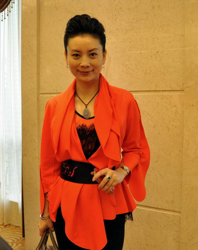 朱军携新书现身 漂亮老婆助阵艳惊四座