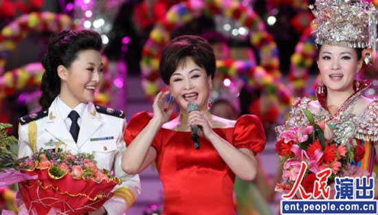 李谷一从亮相春晚的次数也是“佼佼者”，从1983年一直到现在的30场春晚中，她一共亮相了9次，这个成绩至今没有任何一个人可以超越。
