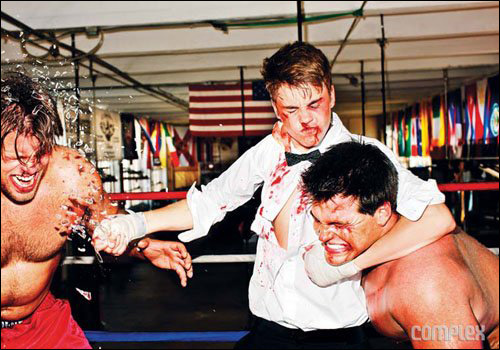 贾斯汀比伯摆脱奶油造型拍摄拳击时尚照片 血