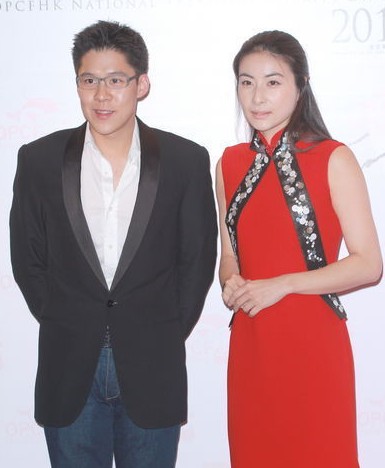 郭晶晶穿旗袍预习做新娘 霍启刚谈婚期:保持神秘感