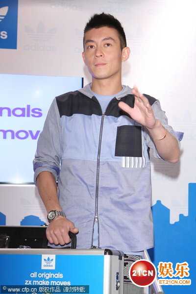 陈冠希称单身否认空姐绯闻 被批攀gaga吃闭门