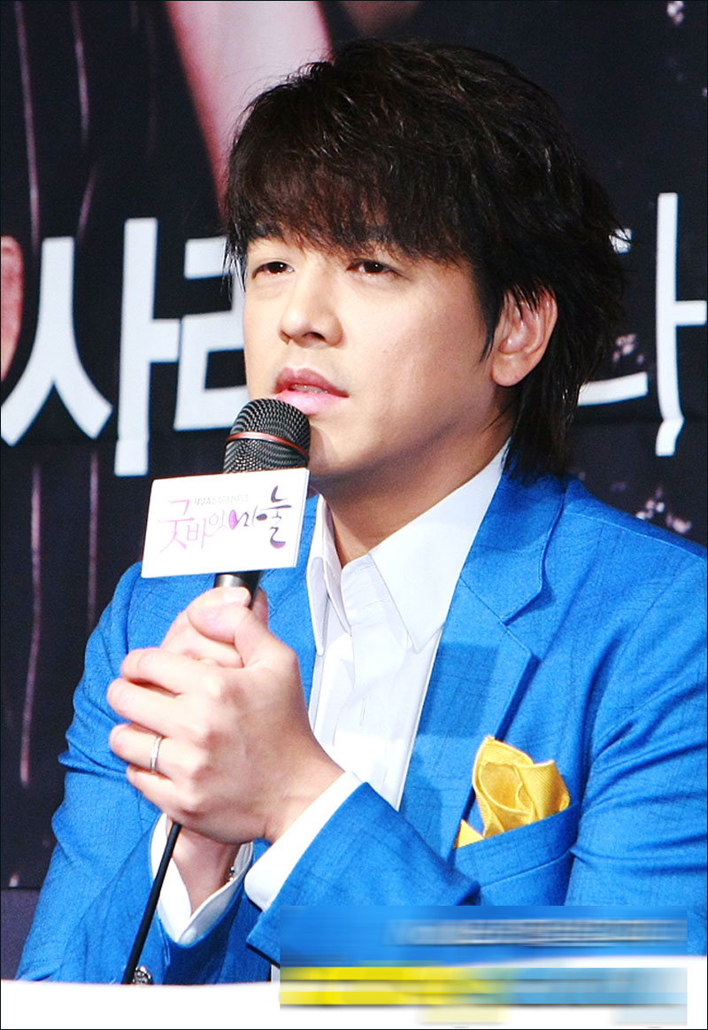 高清:柳时元出席《再见老婆》发布会