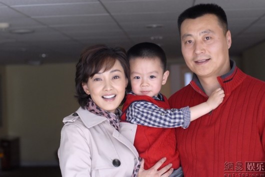 《幸福生活在招手》开播 任程伟牛莉演"夫妻档"