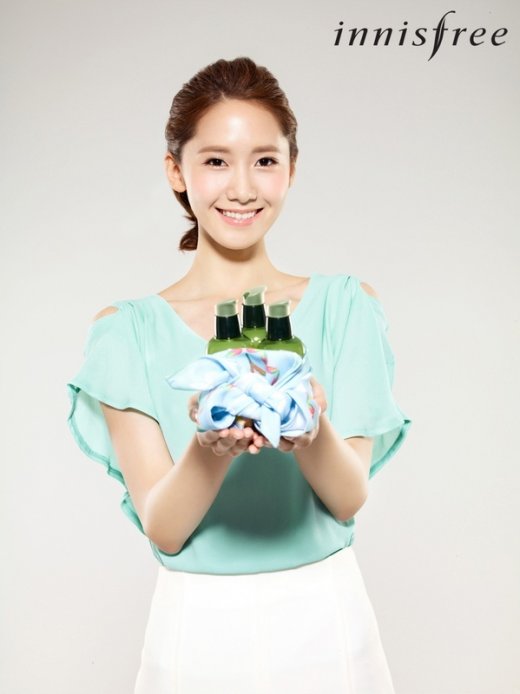 李敏镐<em>少女时代</em>允儿携手代言<em>化妆品</em> 清凉过夏