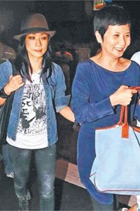 但两位"纵贯线"前妻直到去年金马奖才熟识,李烈离开时被问及罗大佑