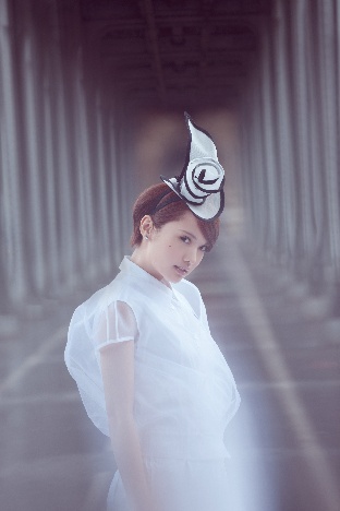 杨丞琳首波主打歌《忘了》MV气氛诡谲