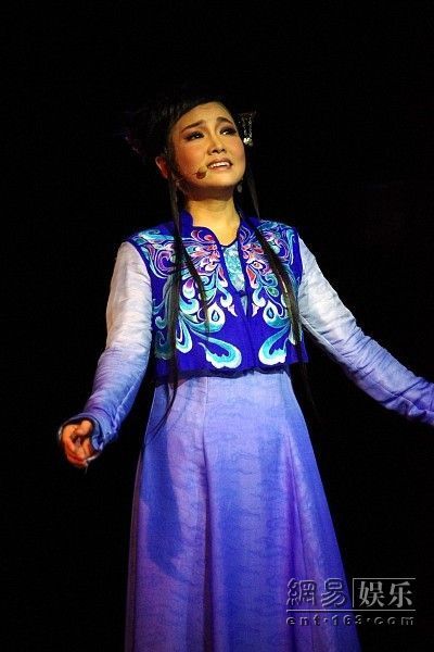 王莉出演音乐剧。