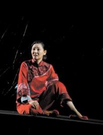 《原野》曾被改编成川剧,歌剧,黄梅戏等舞台剧,还有电视剧和电影版本