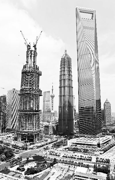 上海中心大厦外幕墙开始实施吊装施工(图)