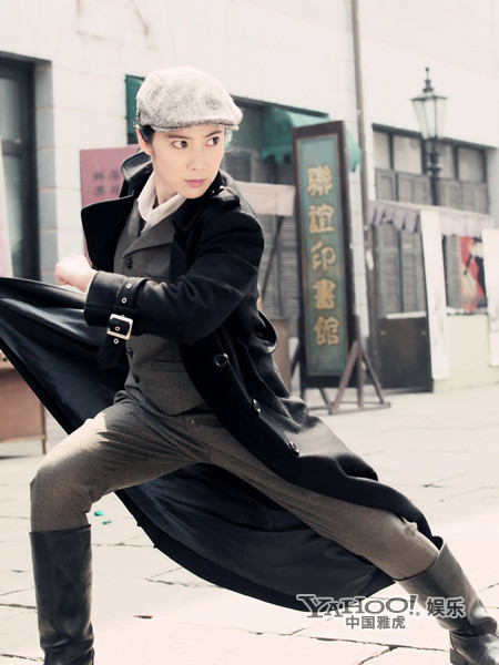 《铁血使命》热播 王珂旗袍魅力摇曳(图)