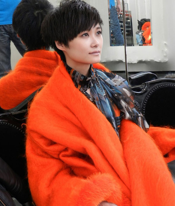 李宇春法国拍摄杂志大片 高缇耶量身打造服装