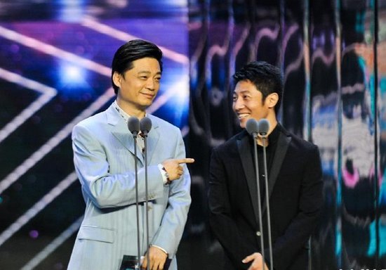 崔永元撒贝宁同台开奖，上演“谢天谢地式”对话