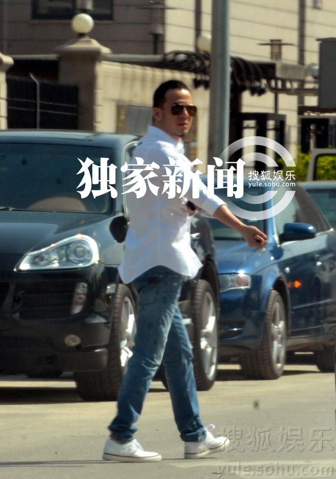 杨坤再添百万豪车
