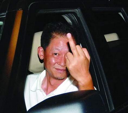 记者试图联系王志文的哥哥王志芳