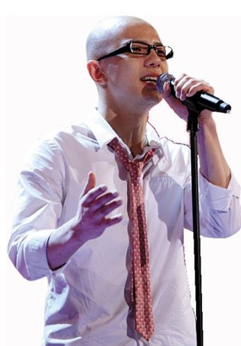 直通春晚好声音平安晋级光头造型遭调侃