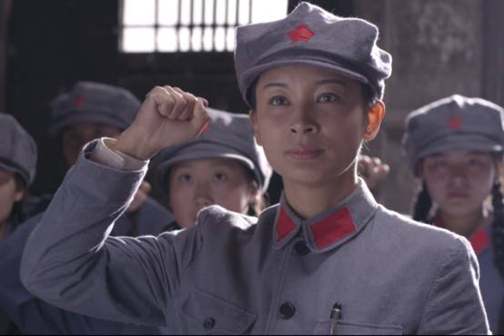 《巴山女红军》热拍 钟小丹转型"红军政委"(图)