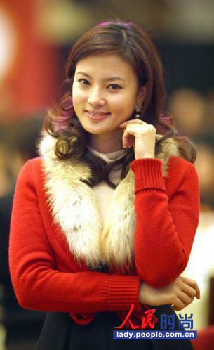 杨澜董卿周涛倪萍曹颖 盘点历届春晚美女主持_音乐频道_凤凰网