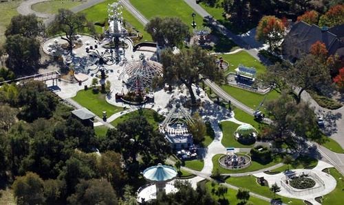 迈克尔?杰克逊故居梦幻庄园变美特警训练场