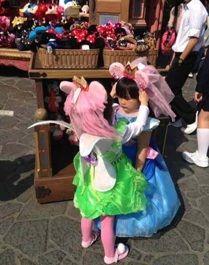 李湘女儿在迪士尼